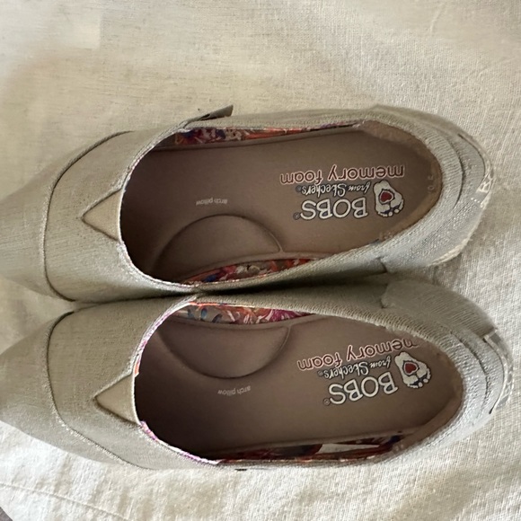 Women’s Canvas Slip Ons - Picture 3 of 7